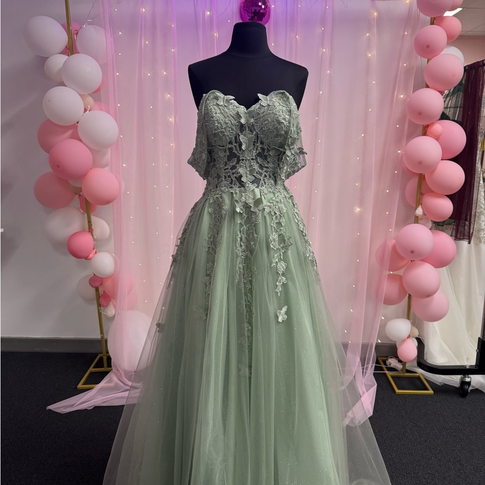 Elegant Green Lace Gown